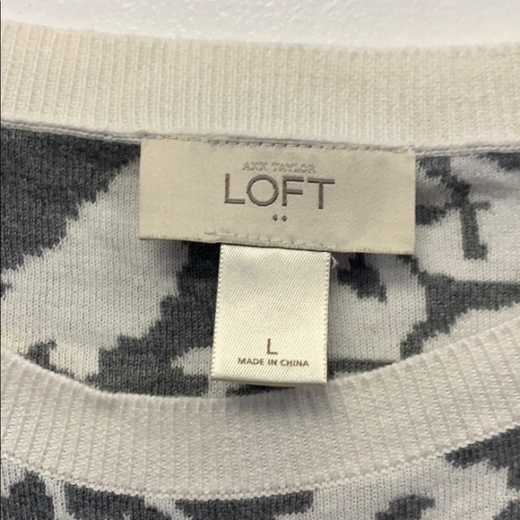 Ann Taylor Loft Floral sweater - Picture 2 of 3